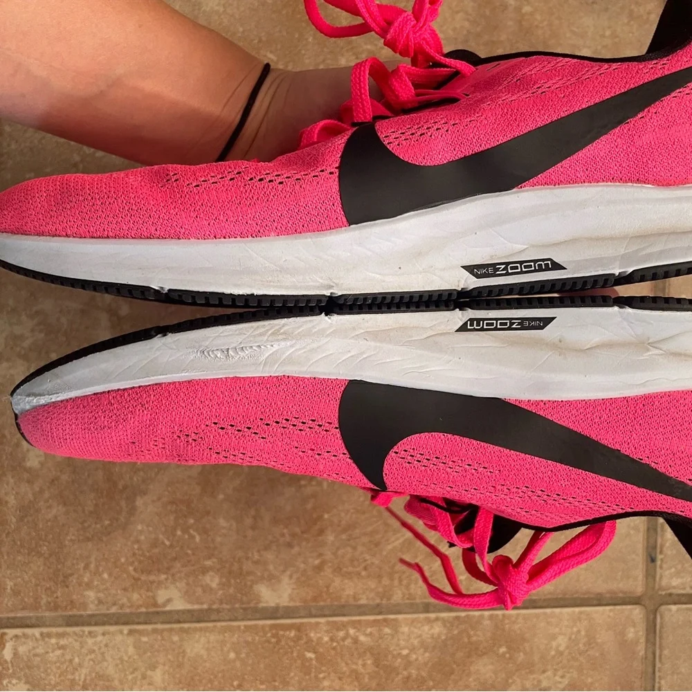 Nike Air Zoom Pegasus 36 'Hyper Pink' - Picture 11 of 12